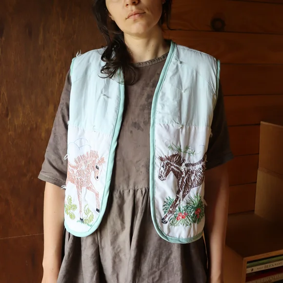 Upcycled Horse Embroidered Vest from A Vintage Quilt L - Picture 6 of 9